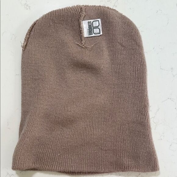 BRONER Classic dusty rose Knit Beanie.  One size. - Picture 3 of 3